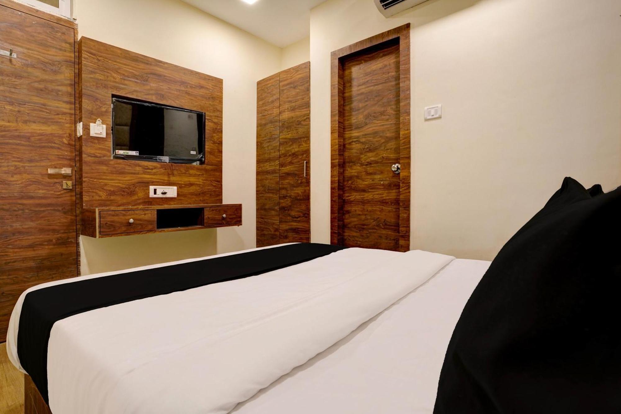Hotel O Ashirwad